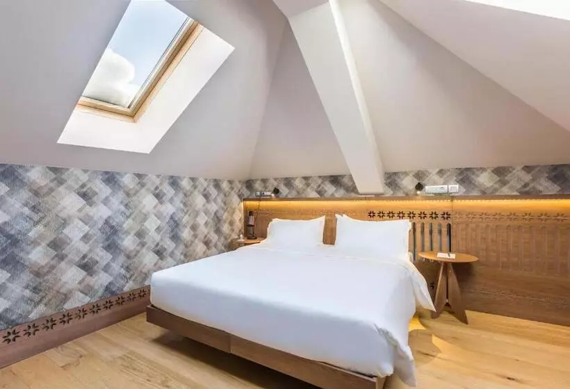 سوئیت رویال, Grand Hotel Savoia Cortina D Ampezzo, A Radisson Collection