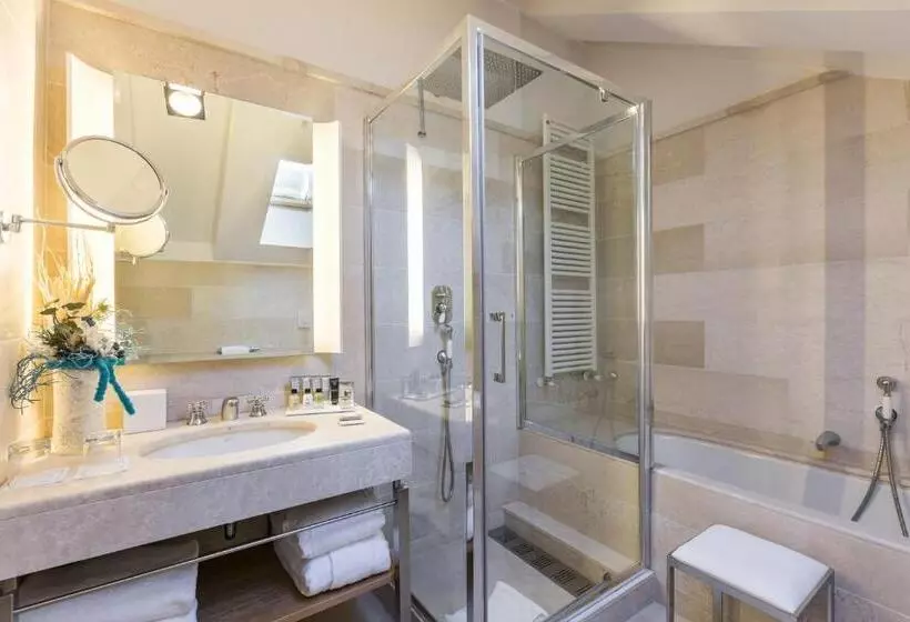 سوئیت رویال, Grand Hotel Savoia Cortina D Ampezzo, A Radisson Collection