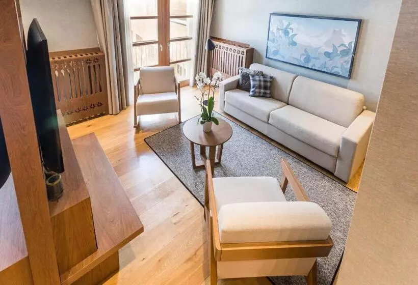 سوئیت با چشم‌انداز, Grand Hotel Savoia Cortina D Ampezzo, A Radisson Collection