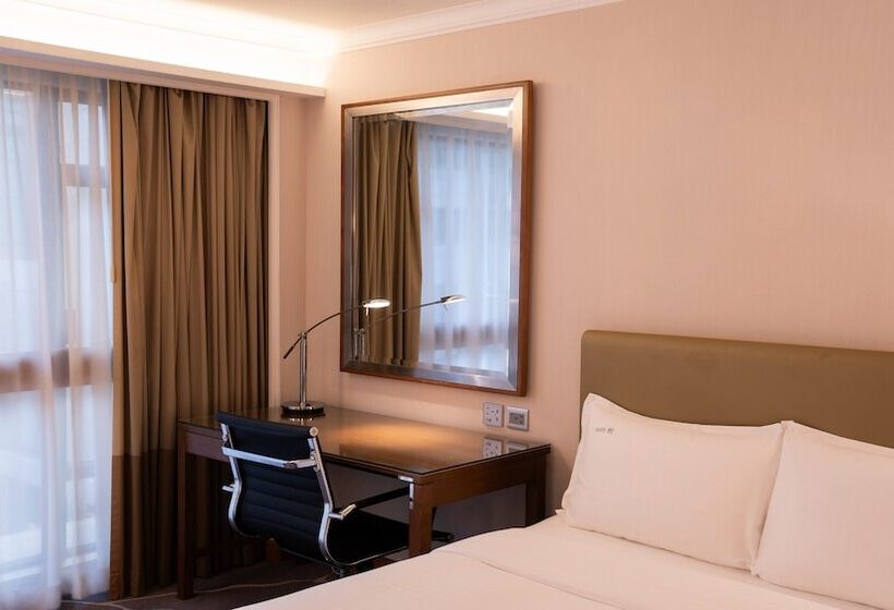 اتاق پرمیوم, Holiday Inn Golden Mile, An Ihg