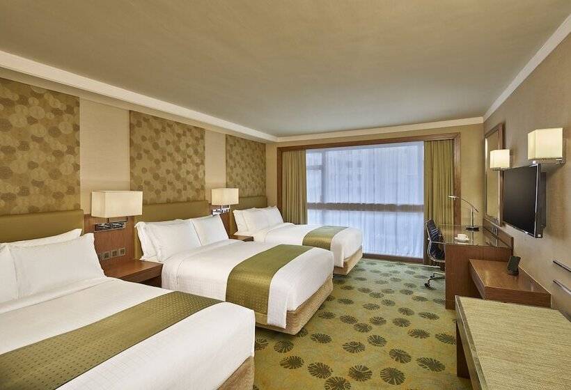 Premium Family Room, Holiday Inn Golden Mile, An Ihg