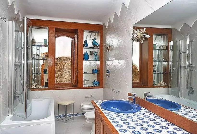 Villa 3 Makuuhuonetta, Scalinatella