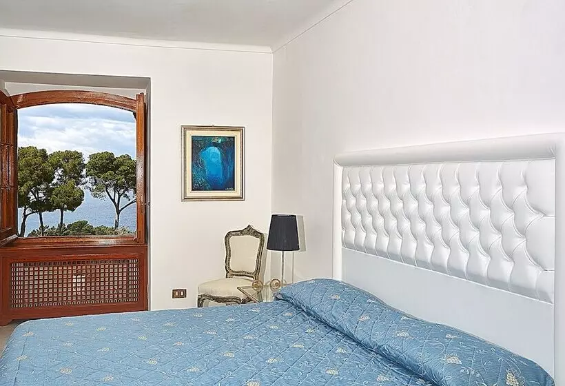 Villa 3 Makuuhuonetta, Scalinatella