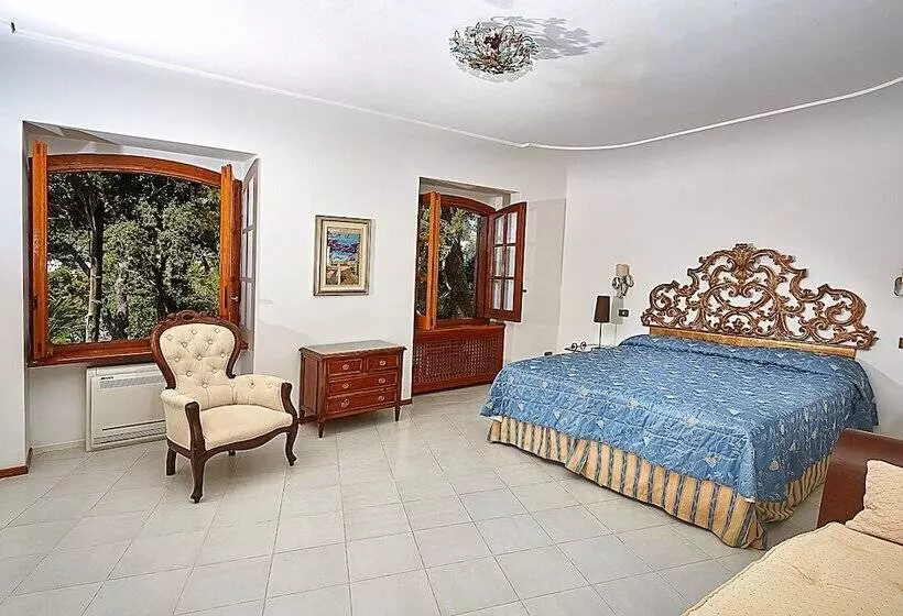 Villa 3 Makuuhuonetta, Scalinatella