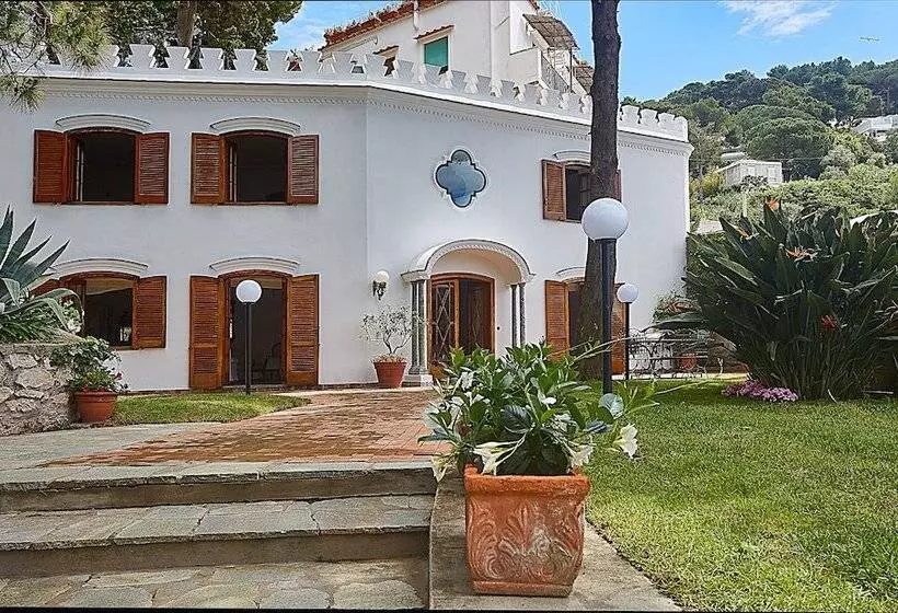 Villa 3 Makuuhuonetta, Scalinatella
