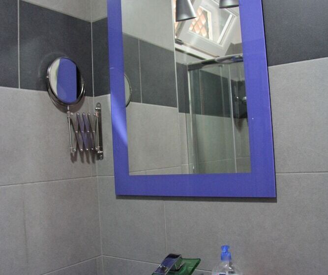 スーペリアの４人部屋, Leonardo