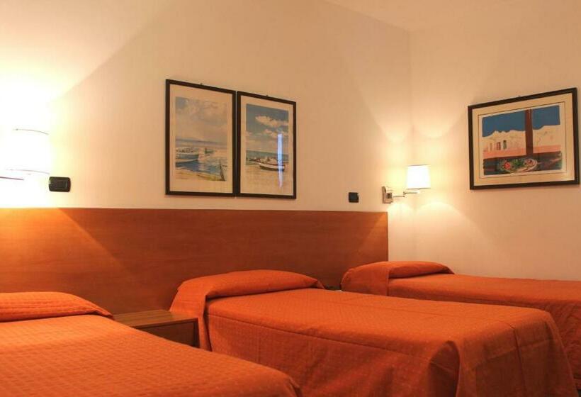 חדר סטנדרט לשלושה, Majesty Bari