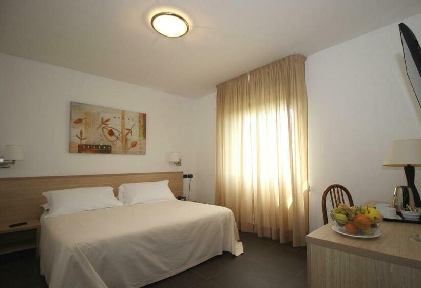 חדר סטנדרט לשלושה, Majesty Bari