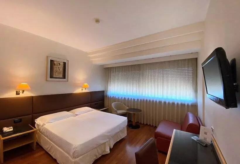 Standard-huone, Minerva