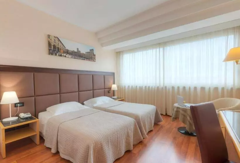 Standard-huone, Minerva