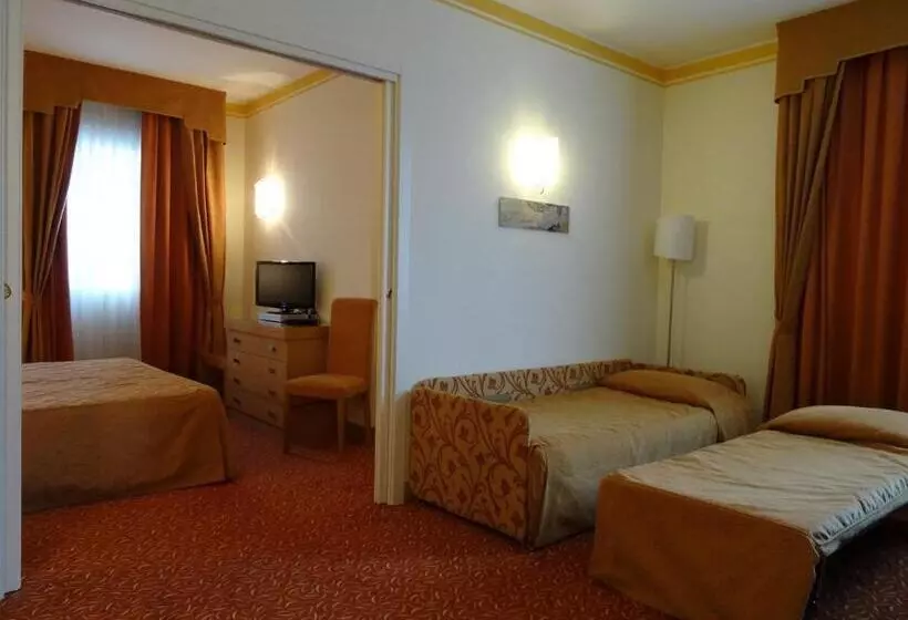 اتاق سوپریور خانوادگی, Roma