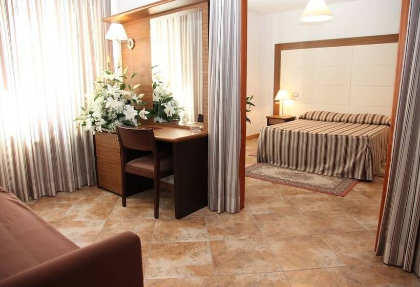 اتاق استاندارد, Royal