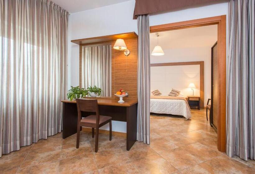 سوییت جونیور, Royal