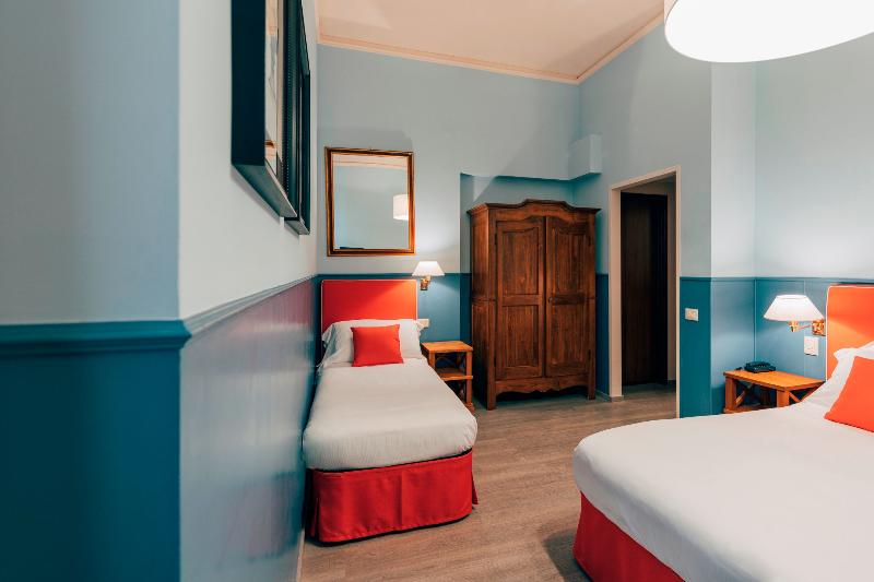 غرفة كلاسيكية ثلاثية, San Luca