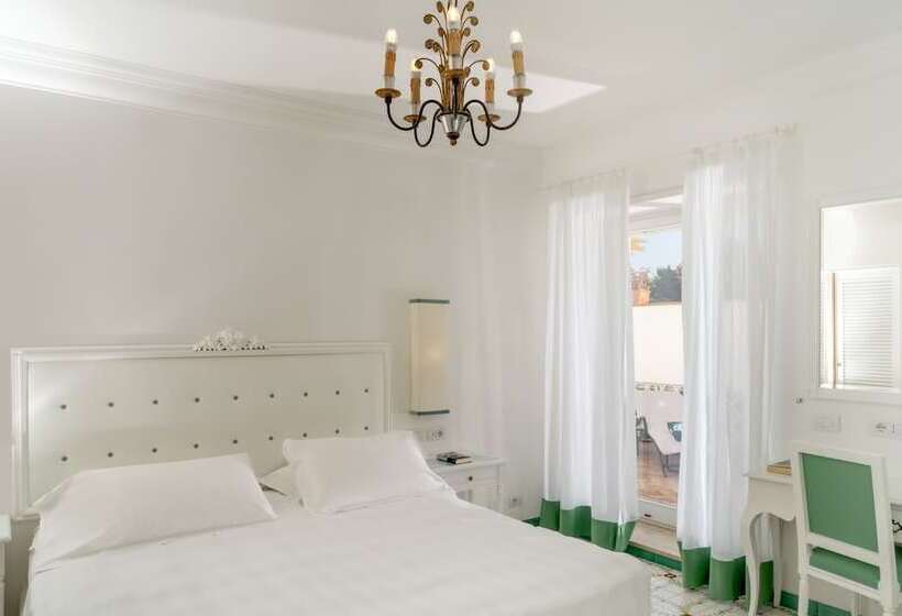 片側に海が見えるデラックスルーム, Sina Flora