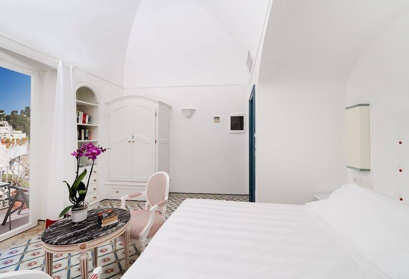 片側に海が見えるデラックスルーム, Sina Flora