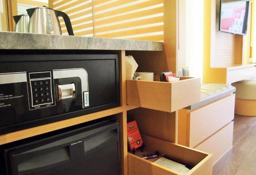 اتاق سوپریور با چشم‌انداز شهر, The Park Lane Hong Kong A Pullman