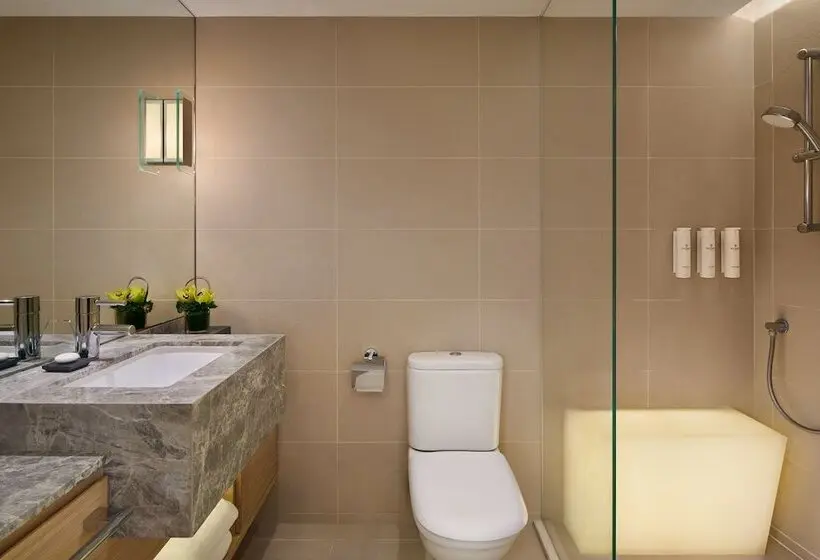 اتاق خانوادگی, The Park Lane Hong Kong, Autograph Collection