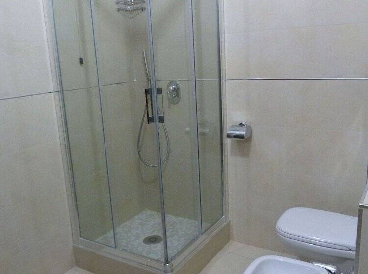 标准单人间, Aurora