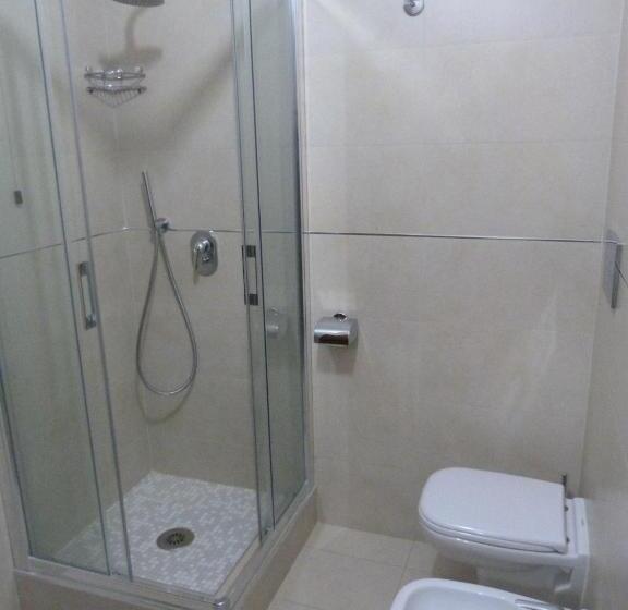 标准单人间, Aurora