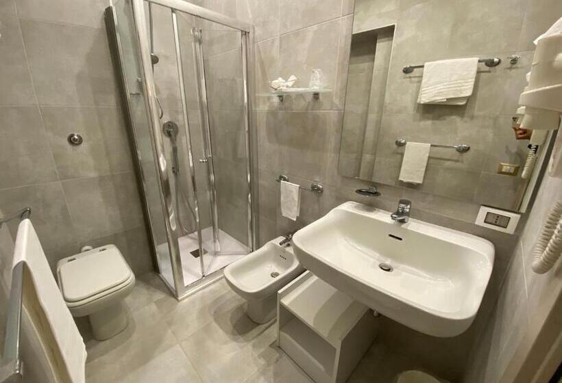 اتاق استاندارد یک نفره, Cicolella