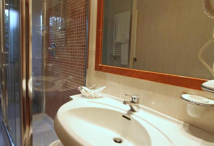 اتاق سوپریور, Cicolella