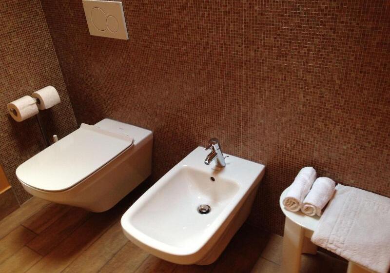 اتاق استاندارد یک نفره, Don Abbondio