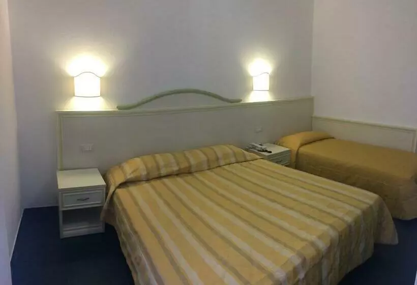 Standard Kolmen Hengen Huone, Due Torri
