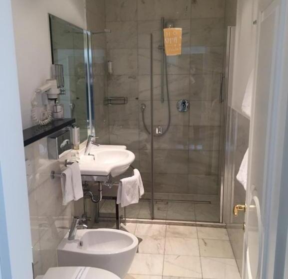 Студия Deluxe, Europa Splendid