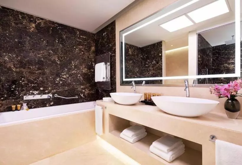 سوئیت با چشم‌انداز, Excelsior Hotel Gallia, A Luxury Collection Hotel, Milan