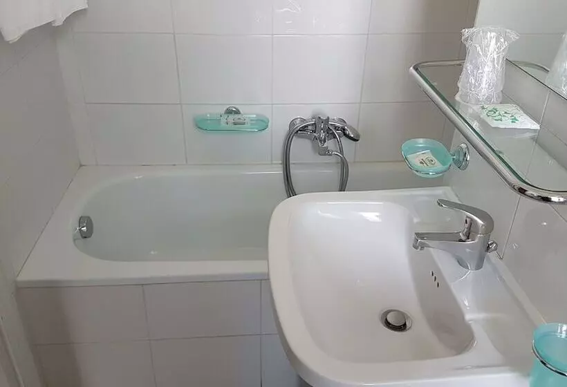 اتاق استاندارد یک نفره, Grande Albergo Abruzzo