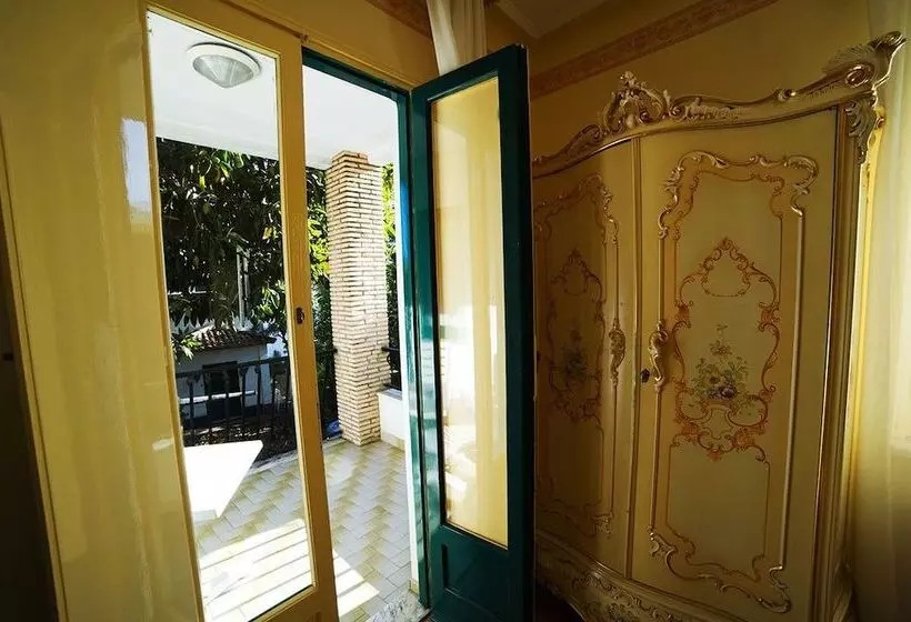Yhden Hengen Huone Puutarhanäkymä, Grande Albergo Miramare