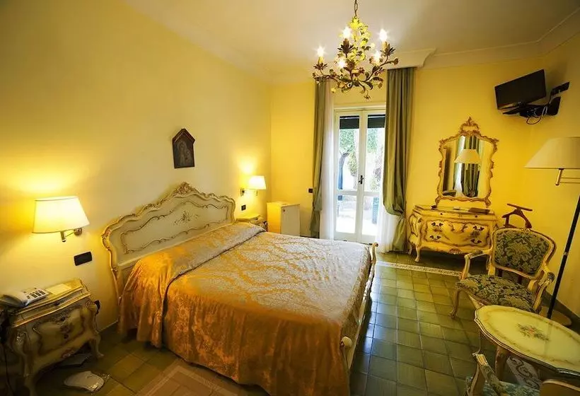 海の見えるダブルベッドスタンダードルーム, Grande Albergo Miramare