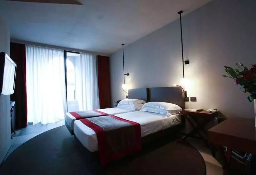 سوییت جونیور, Ih Hotels Milano Ambasciatori