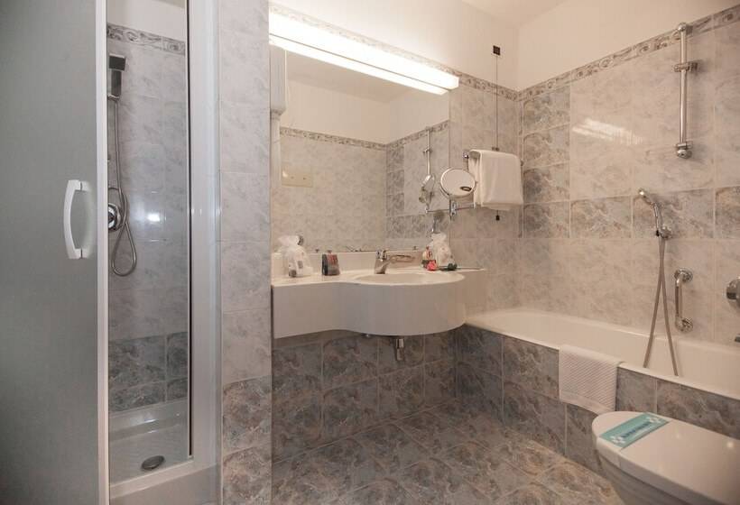 标准三人间, Ih Hotels Milano Ambasciatori