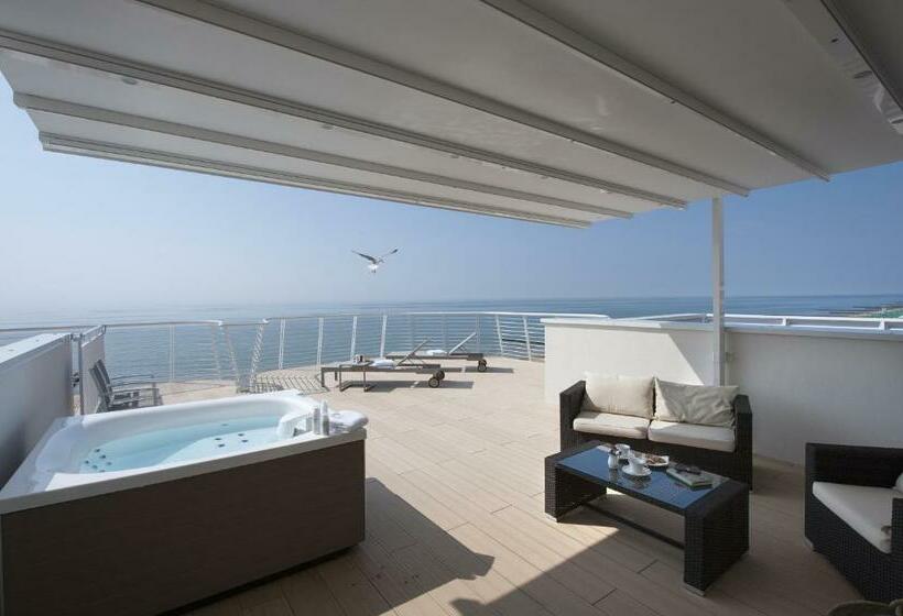Suite Deluxe cu Vedere la  Mare, Le Soleil