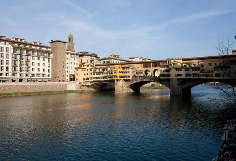 Deluxe room with river view, Lungarno Lungarno Collection