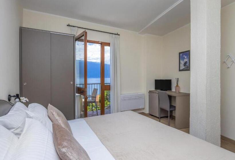 Superior room with lake view, Meandro   Lake View