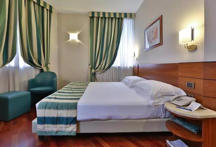اتاق استاندارد چهار تخته, Mirage Sure Hotel Collection By Best Western