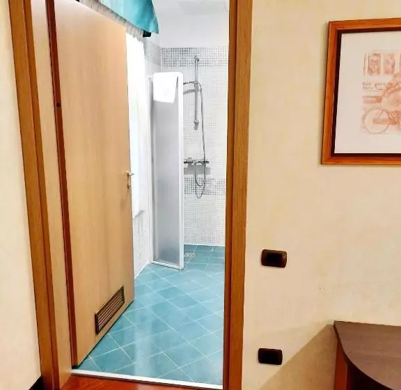 اتاق اکونومی یک تخته, Mirage Sure Hotel Collection By Best Western
