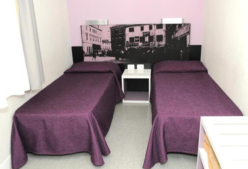 エコノミールーム, Mondial