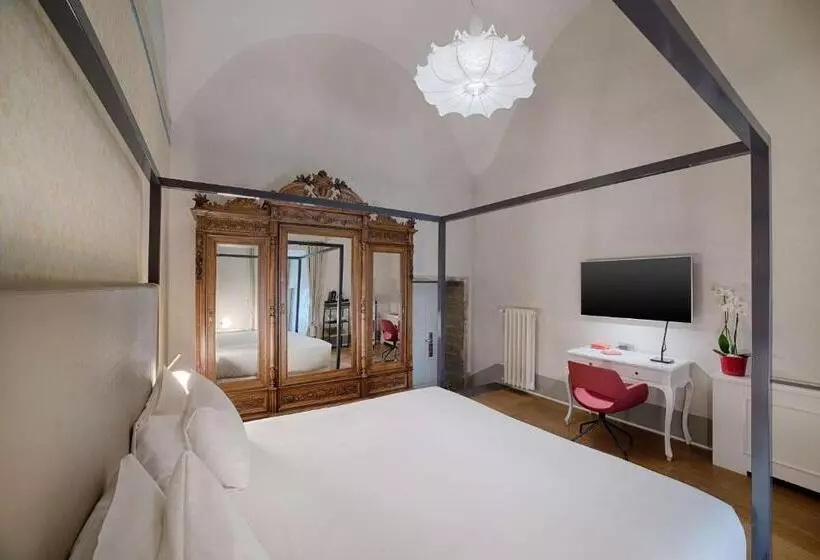 اتاق خانوادگی تودرتو, NH Collection Firenze Porta Rossa