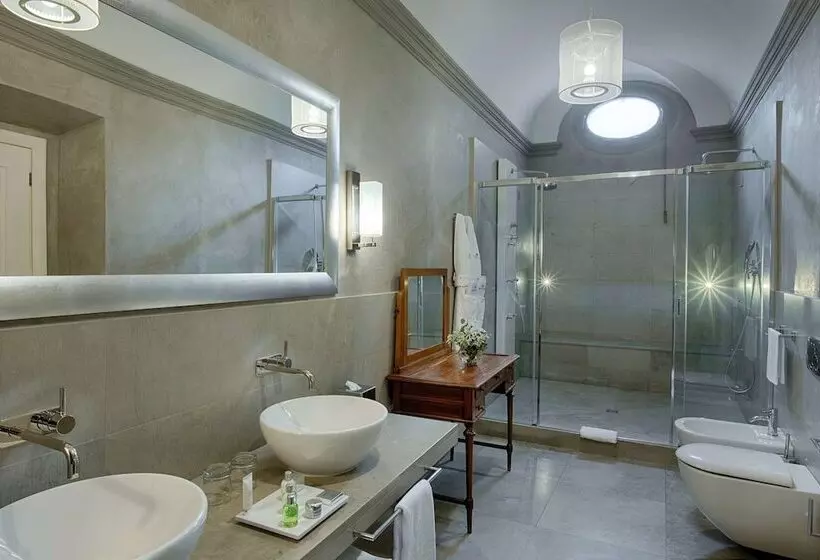 سوییت جونیور, NH Collection Firenze Porta Rossa