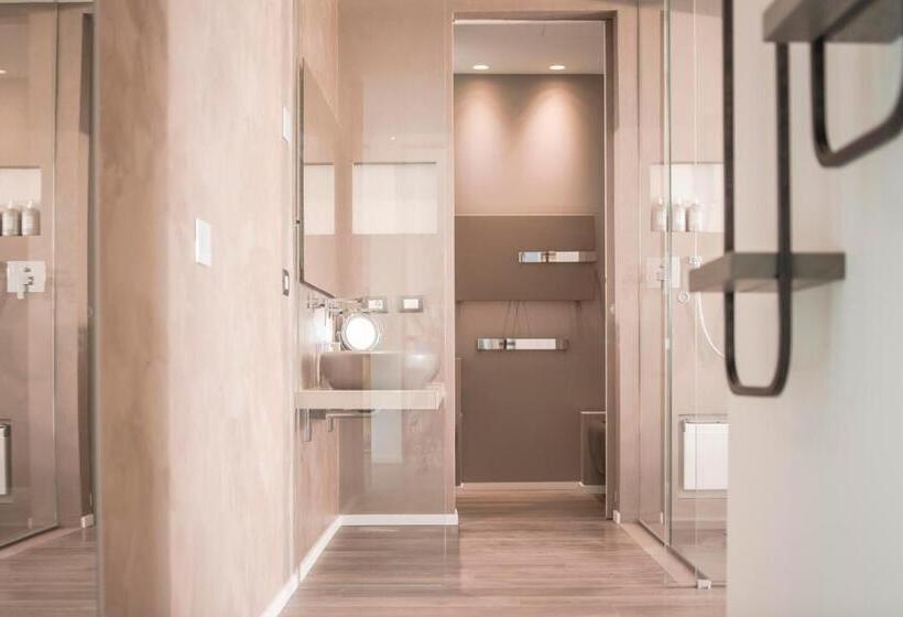 스위트, Sans Souci