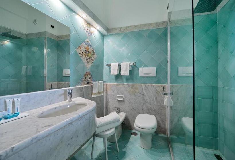 חדר קומפורט עם נוף לים, & Spa Bellavista Francischiello