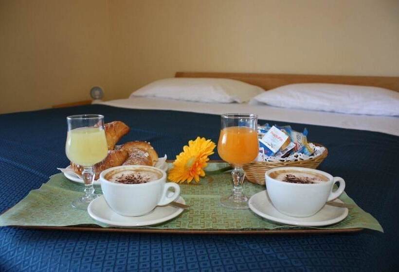 غرفة قياسية ثلاثية, Turismo