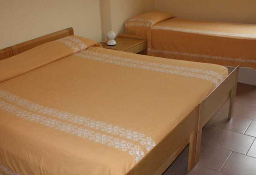 غرفة قياسية ثلاثية, Turismo