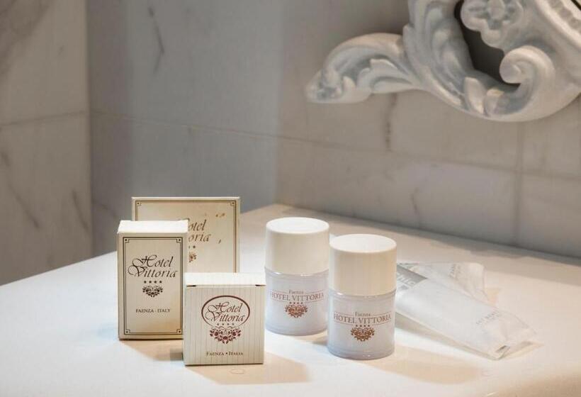 小型套房, Vittoria