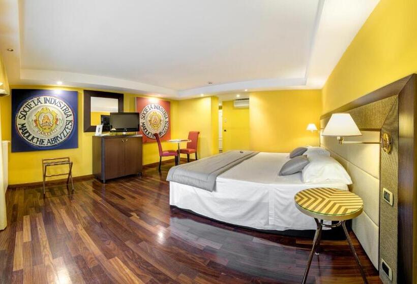 小型套房, Vittoria