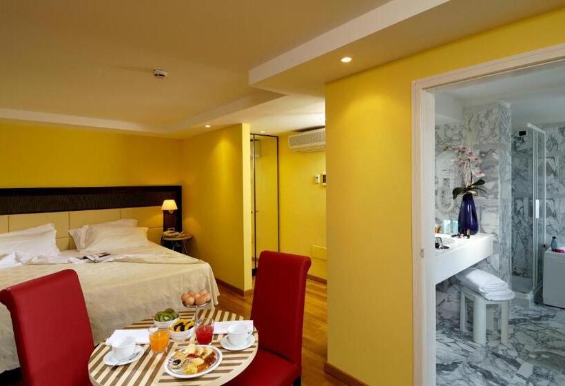 小型套房, Vittoria